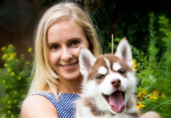 ガリナ・アルセンキナ、愛犬と一緒の画像